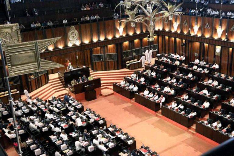 ඩලස් පිලේ ප්‍රබලයින් තුන් දෙනෙක් අද හෙටම සජබට