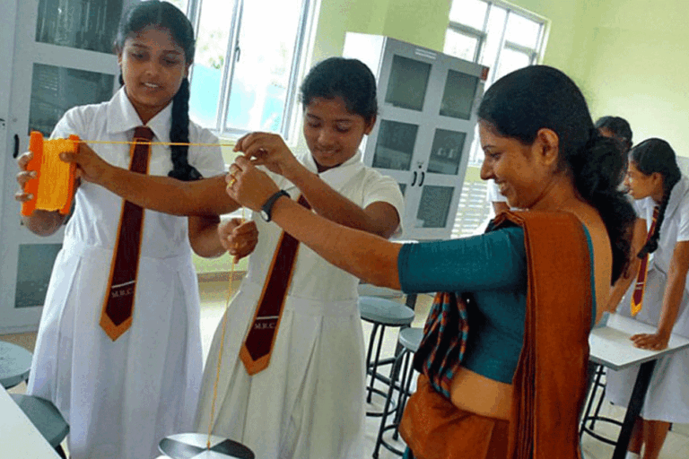 ගමන ආරම්භ කළ යුත්තේ ඔබ විසින් ම ය …