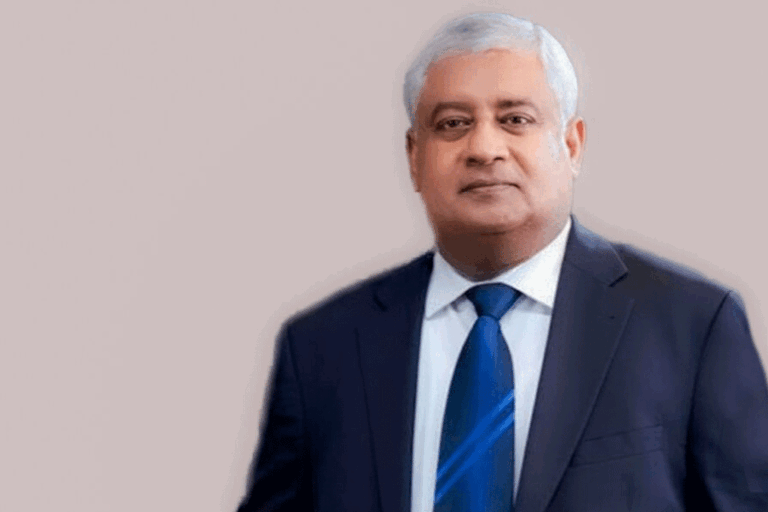 පොලිස්පති තනතුර ගැන තීන්දුව ඇමති ටිරාන්ට බාරදීලා !