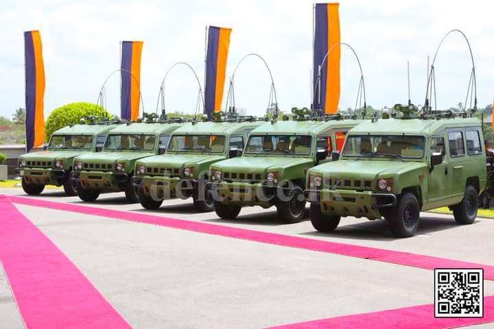චීනයෙන් අති නවීන සන්නිවේදන පද්ධති සහිත වාහන ප්‍රධානයක්
