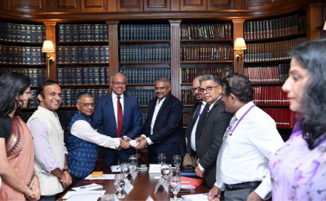 ඉන්දීය රුපියල් මිලියන 450ක ප්‍රදානයක්