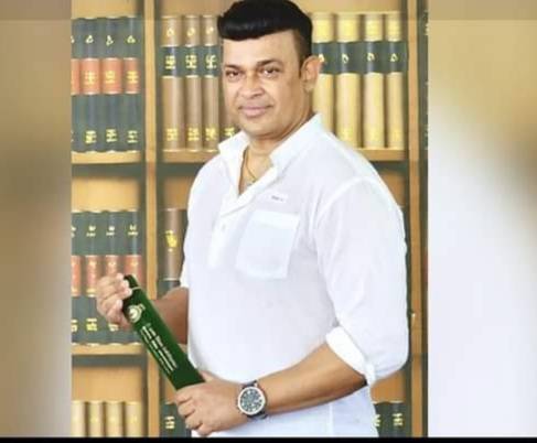 රන්ජන් BA සම්පුර්ණ කරයි