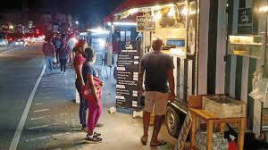 මාර්ග සංවර්ධන අධිකාරිය කිඹුලාවල STREET FOOD කඩහිමියන්ට දැනුම්දීමක්