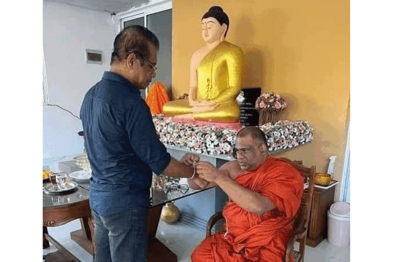 ගලගොඩඅත්තේ හාමුදුරුවෝ යක්ෂයෙක්ද ?