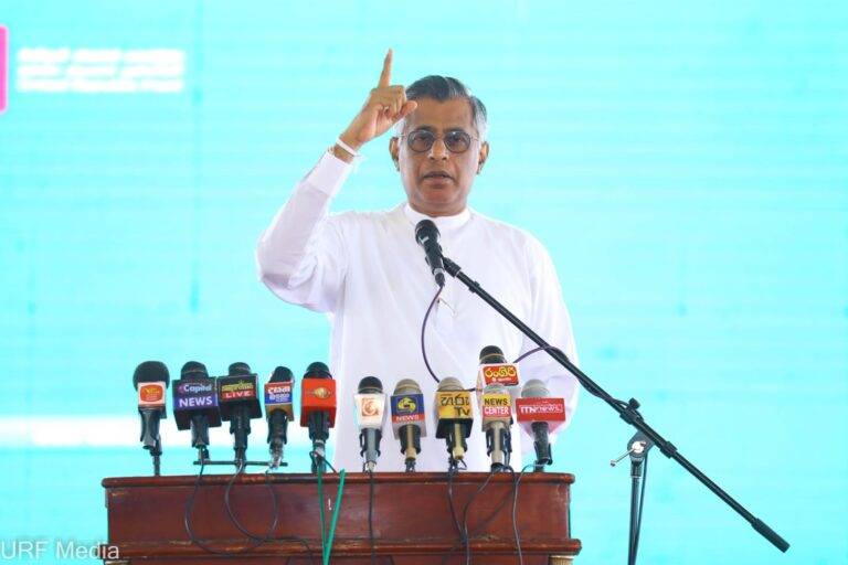 13 බලාත්මක කරනවා නම් බහුවිධ ප්‍රජාතන්ත්‍රවාදී විධි ක්‍රම අනුගමනය කළ යුතුයි!