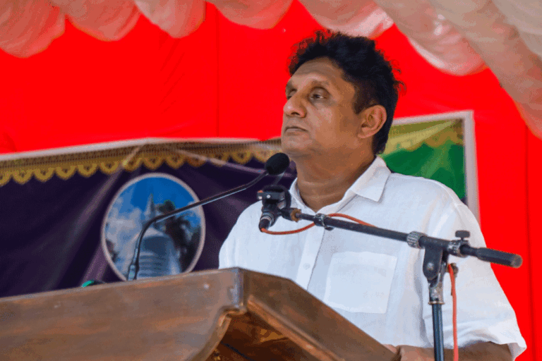 ගජමිතුරන් හා එක්ව රියදුරු බලපතෙනුත් හොරා කන රට 2048 හැදෙයි කියල හිතන්න බැහැ – විපක්ෂ නායක සජිත්