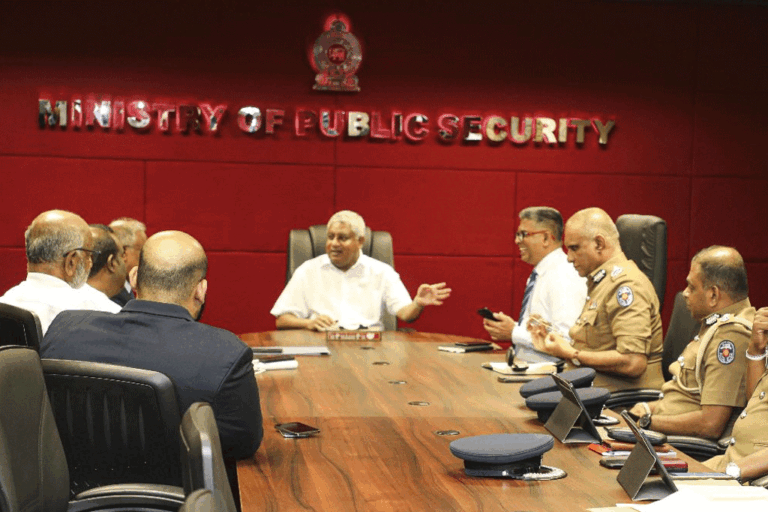 ඇමති ටිරාන් සහ TNA මන්ත්‍රීවරුන් අතර 13 නෙන් පොලිස් බලතල බෙදීම ගැන විශේෂ සාකච්ඡාවක්