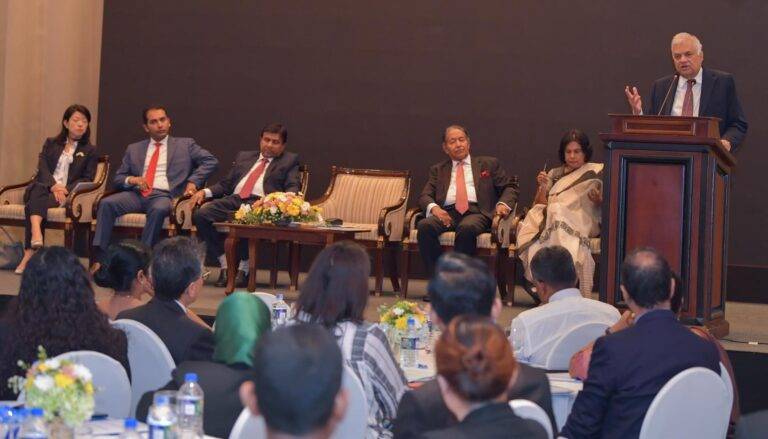 වරාය නගරය “කොළඹ මුල්‍ය කලාපයක්” බවට පත් කිරීමට නව නීතියක්!