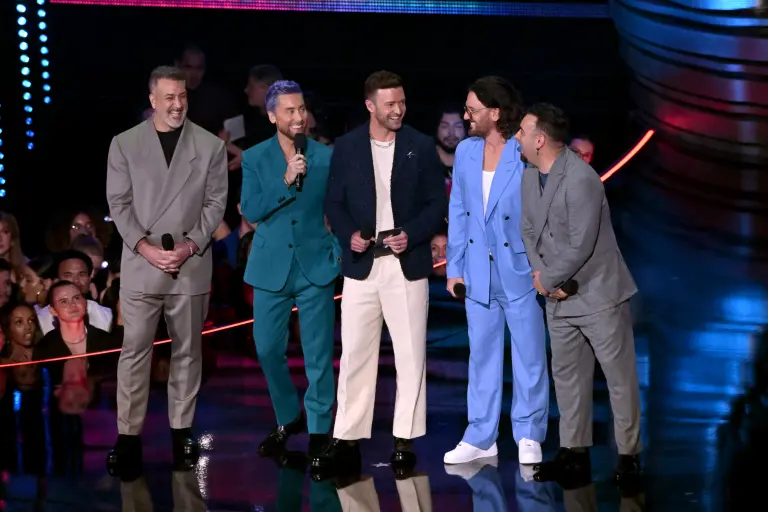 NSYNC වසර 10කට පසු ප්‍රථම වතාවට VMAs 2023 හිදී!