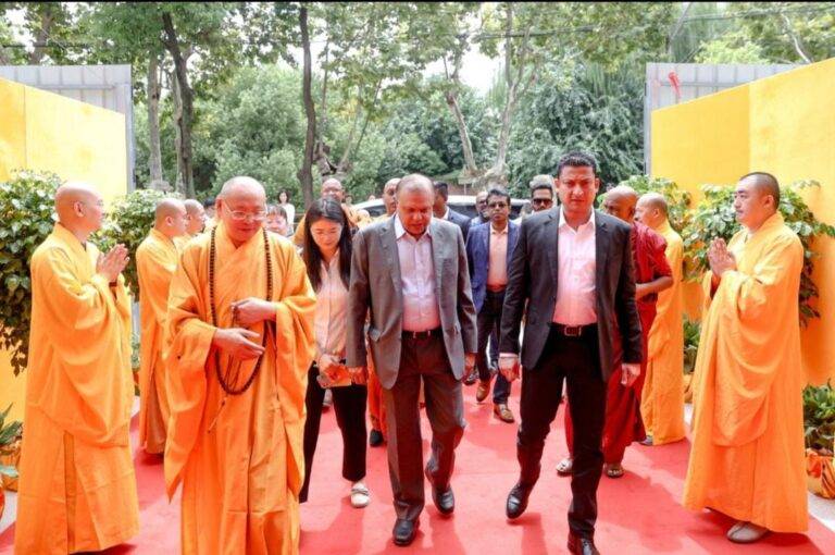 චීන ශ්‍රී ලංකා ආයෝජයන ප්‍රවර්ධන සමුළුවක් චීනයේ ශැංහයි නුවරදී