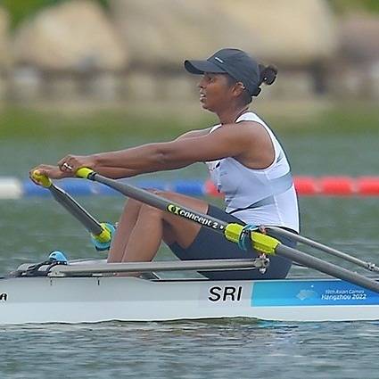 ලියනගේ ඔරු පැදීමට අලුත් පිටුවක් ලියයි