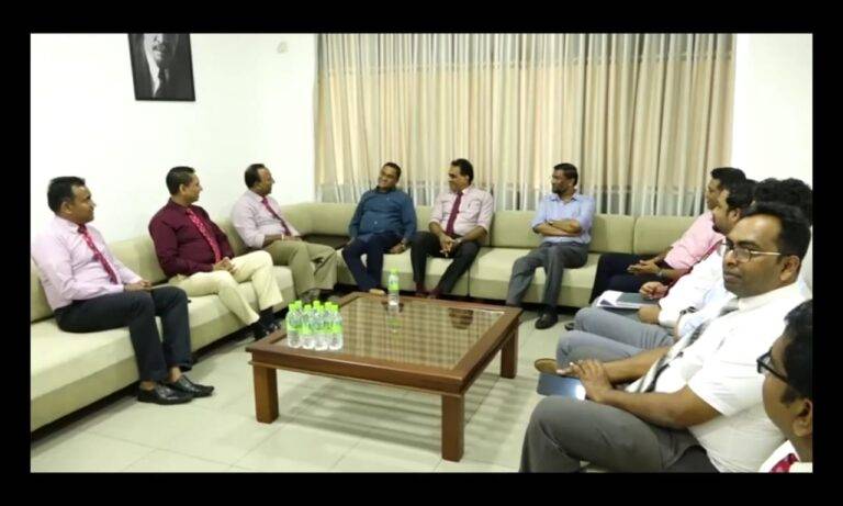 සෞඛ්‍ය අර්බුද ගැන කියන්න GMOA කණ්ඩායමක් NPP හමුවෙයි!