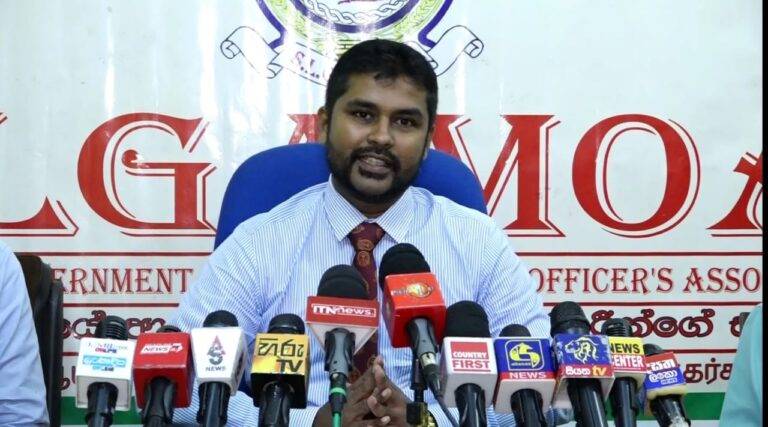 දේශීය ආයුර්වේද වෛද්‍යවරුත් රට හැර යයි – සෞඛ්‍ය සේවාව දැවැන්ත අර්බුදයක!