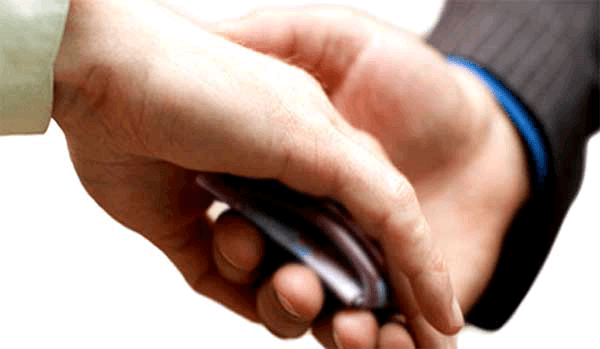 තවත් අල්ලසක් කොටුවෙයි