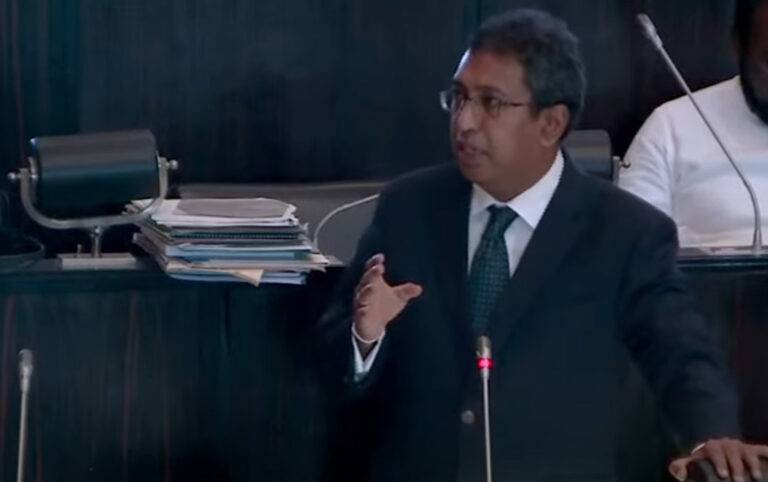 බංකොලොත් රටක මොන ෆයිනෑන්ෂියල් සෙන්ටර්ද? (VIDEO)