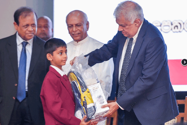 සීතාවක රාජසිංහ රජතුමාගේ ජීවන චරිතය පිළිබඳ යළි විග්‍රහයක් සිදුකළ යුතුයි – රනිල්