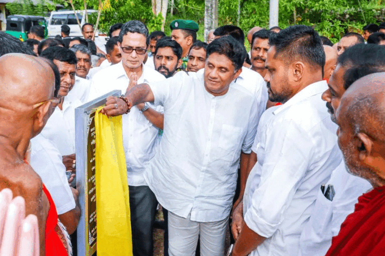 සක්විති රජකම දෙනවා කිව්වක් ජනවරමකින් තොරව තනතුරු බාර ගන්නේ නැහැ – විපක්ෂ නායක සජිත් (VIDEO)