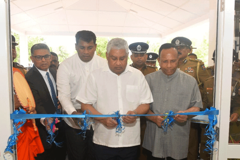 පොල්පිතිගම පොලිස් ස්ථානයේ නව ගොඩනැගිල්ල විවෘත කිරීම ඇමති ටිරාන්ගේ ප්‍රධානත්වයෙන්