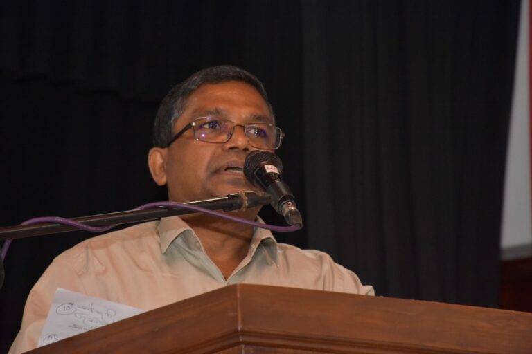 මහනුවර නගරවාසීන්ට ඉදිරියෙදි රුසියානු භාෂා පුහුණුව!