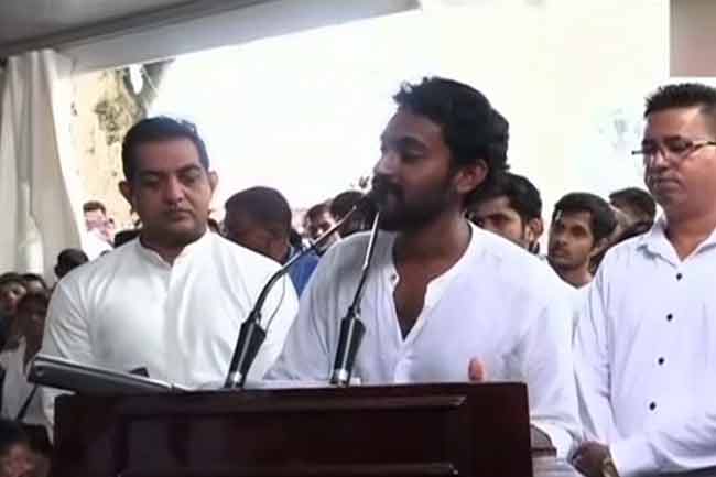 මගෙ අප්පච්චි හුස්ම ගත්තෙ අපි පරිත්‍යාග කළ මැෂින් එකෙන් – ජැක්සන් පුත් සජිත
