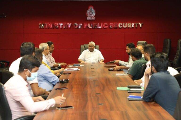 අන්තර්ජාල ආරක්ෂණ පනත ගැන සාකච්ඡාක් !
