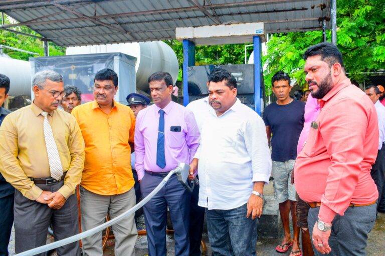 එක් දින ධීවර යාත්‍රා සඳහා නොමිලේ භූමිතෙල්