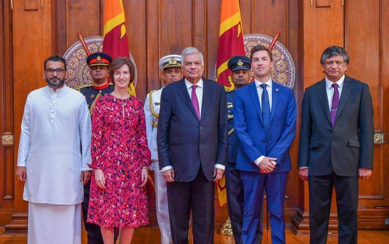 නව තානාපතිවරුන් තිදෙනෙක් පත් වෙයි!