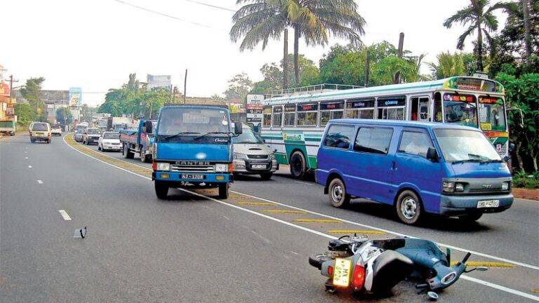 මහත්වරුණි, අවධානයෙන් රිය පදවන්න !