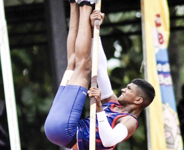 වාර්තාවලටම පනින තුෂේන්ගෙන් තවත් ජාතික කණිෂ්ඨ ශ්‍රී ලංකා වාර්තාවක්