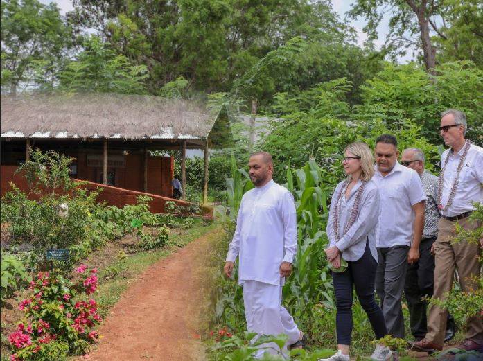 ලෝක බැංකු නියෝජිත පිරිස මෙරට ක්ෂේත්‍ර චාරිකාවක!