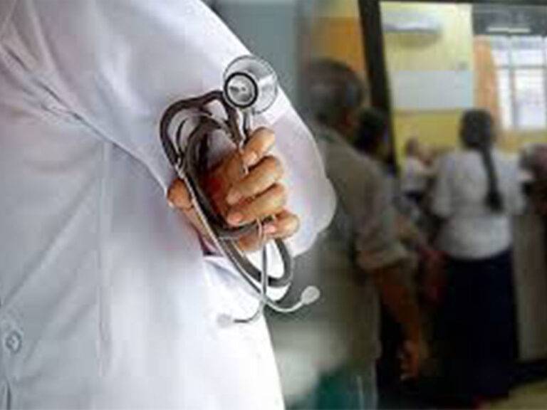 සෞඛ්‍ය සේවාව විනාශය කරා ගෙනයන්නේ සෞඛ්‍ය අමාත්‍යංශය ද?- GMOA විරෝධයකට සැරසෙයි