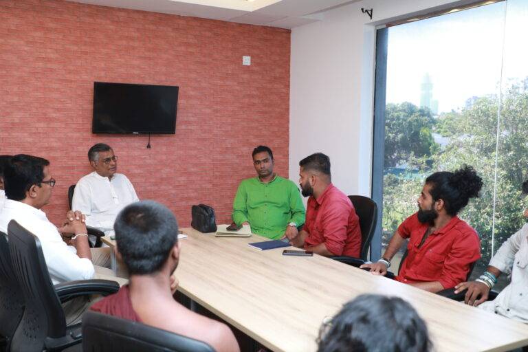 ඔන්ලයින් පනත ගැන අන්තරේ හා වෘත්තීය සමිති මන්ත්‍රී පාඨලී සමඟ සාකච්ජාවක!