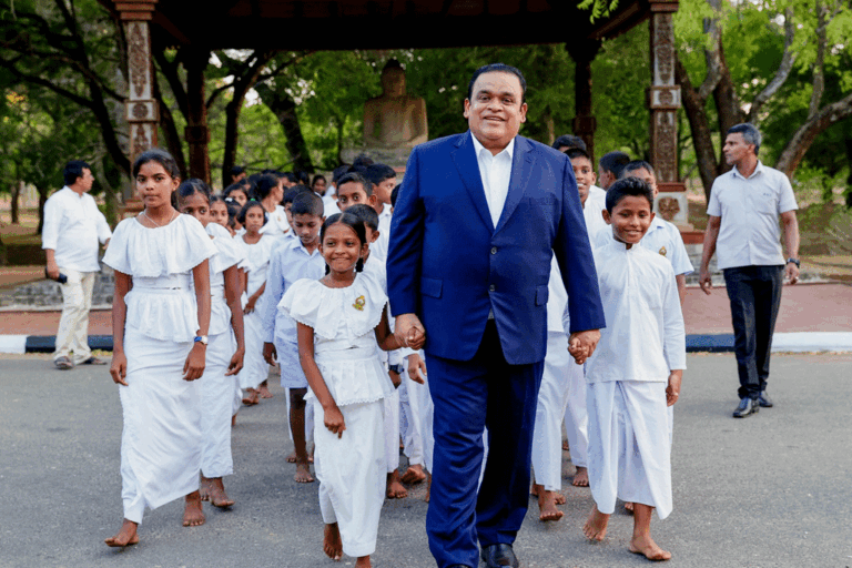 ධම්මිකගේ ඩීපී එඩියුකේෂන් ආසියාවේ අංක එකට !