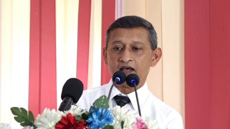 අපේක්ෂා කරන සේවය ඉටු නොකර නිලධාරීන් ගැන විමසිල්ලෙන් – මහනුවර දිසාපති කියයි