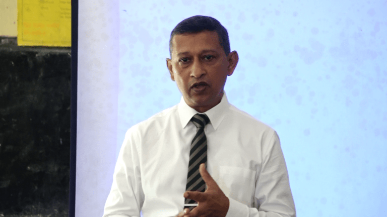 ග්‍රාමීය සංවර්ධනය වඩාත් සාර්ථක වන්නේ මහජන අදහස්වලට ගරු කිරීම මගින් – මහනුවර දිස්ත්‍රික් ලේකම් ගුරුදෙණියේදී කියයි.