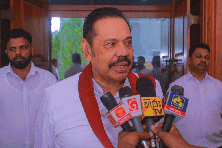 මහින්දගෙන් ආණ්ඩුවට විවේචනයක්. නාමල්ගේ අනාගතය ගැනත් කියයි (VIDEO)