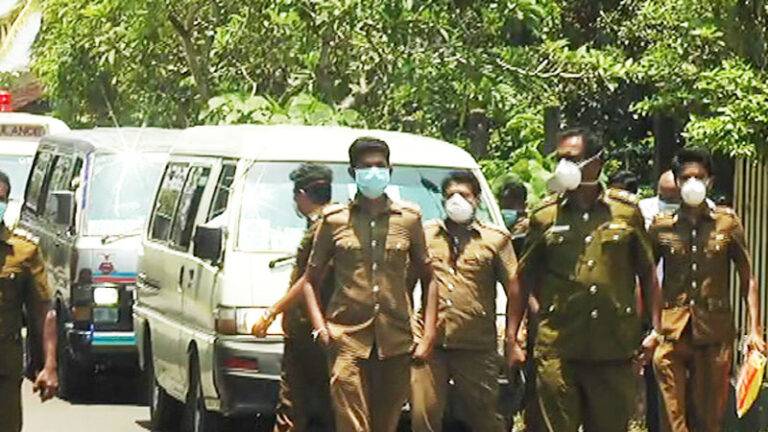 මහජන සෞඛ්‍ය පරීක්ෂකවරුන්ගේ වැඩවර්ජනය අද දෙවැනි දිනටත්! එහෙත් අත්‍යවශ්‍ය සේවා ක්‍රියාත්මයි!