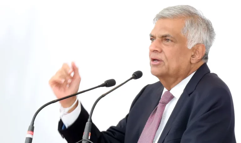 අබලන් වූ බම්බලපිටිය මගී පාලම වෙත ජනපති අවධානය! නව පාලමක් ඉදිකිරීමට උපදෙස්