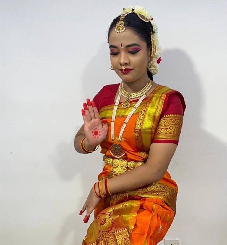 එක් වර්ෂයක් තුළ වාදන හා නර්තන විශාරද සාමාර්ථ්‍යය ලැබූ – නිම්තරා