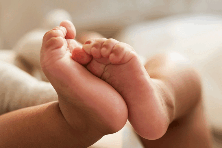 සය නිවුන් දරුවන්ගෙන් එක් දරුවකු මරුමුවට !