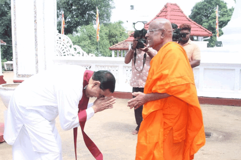 බැසිලුත් කලකට පසු එළියට බසී. පන්සල් වන්දනාව පටන් ගනී … (Photos)