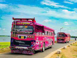ජනතාවට හානියක් නැත්නම් බස්රථ අලංකරණය ගැටළුවක් නෑ – නාමල්