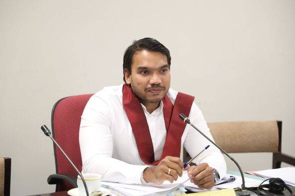 ඉන්දියාව සහ චීනය සඳහා මෙරට තානාපතිවරුන් පත් කිරීම කඩිනම් කරන්න – නාමල්