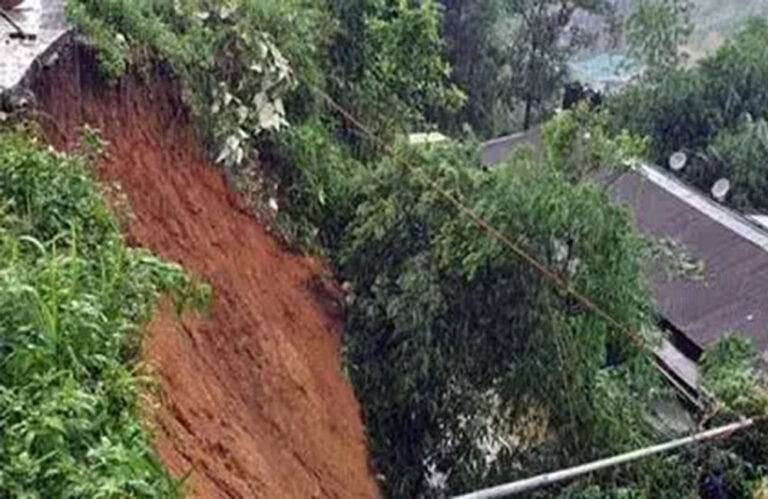 දිස්ත්‍රික්ක 09කට නායේ යෑම් අනතුරු ඇඟවීම්!