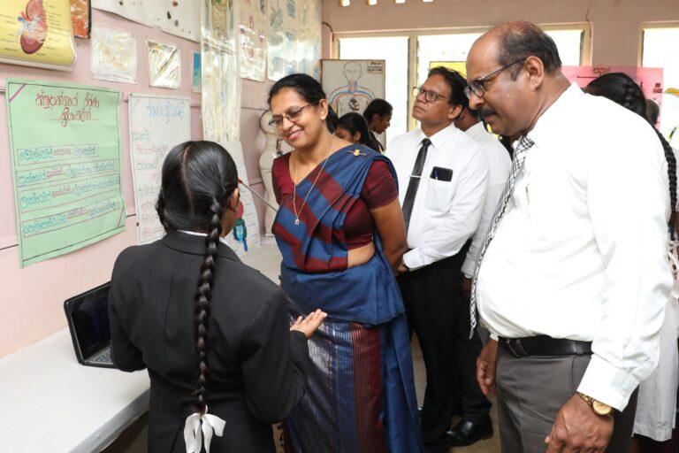 වත්තේගම පරණගම මධ්‍යම මහා විද්‍යාලයේ දරු දැරියන්ගේ විද්‍යා ප්‍රදර්ශනය විවෘත වේ.