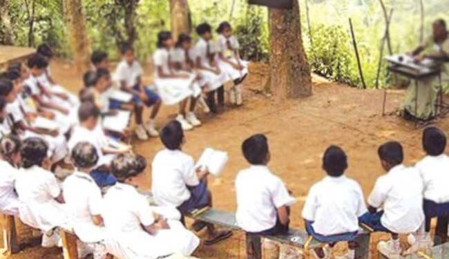 දරුවන් පාසල් යැවීමත් ගැටළුවක් වෙලා! පාසල් සංවර්ධන ගාස්තු 50% කින් ඉහළ යන ලකුණු!