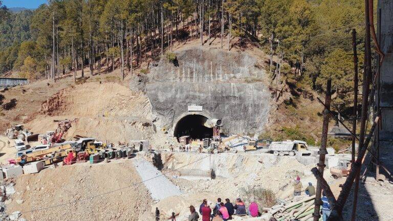 මෙහෙයුම් සාර්ථකයි! Uttarakhand උමඟේ සිරවූ 41 දෙනා මුදාගැනීම් ඇරඹේ!