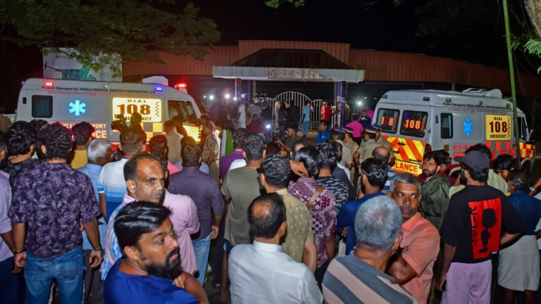 සංගීත ප්‍රසංගයක තෙරපීමක්! 04ක් මරුට!