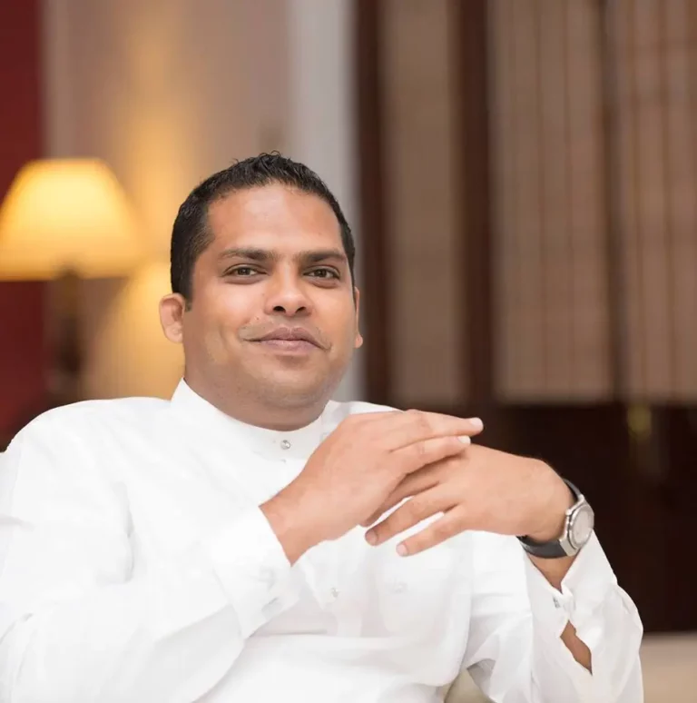 මසකට ලක්ෂ 42ක් වැය වූ ක්‍රීඩා රාජ්‍ය අමාත්‍යංශය ගැන ඇමති තීරණක් ගනී!