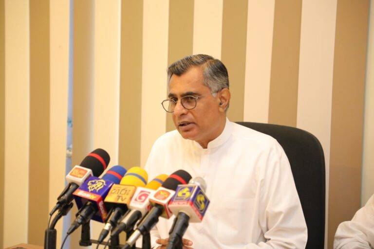 ක්‍රිකට් ප්‍රශ්නය විසදන්න විගණකාධිපති වාර්තාව අනුව වැඩ කරන්න – චම්පික